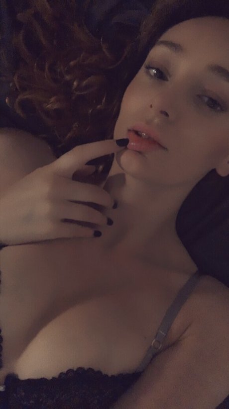 Zuccubuz hermosa modelo galería