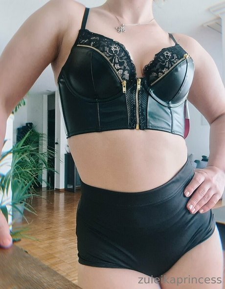 onlyfans de mujeres negras con curvas exclusiva de alta calidad foto