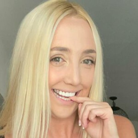 Blondebunnixo bonita modelo imagen