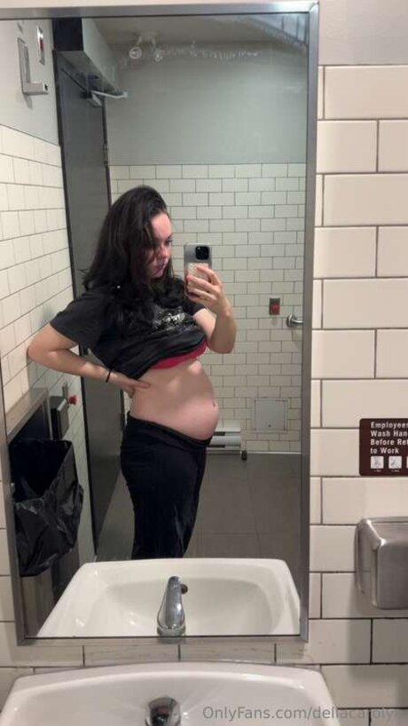 Dellacarolyn modelo pornografico imágenes