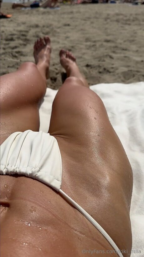 Kiki Miia hermosa estrella archivo