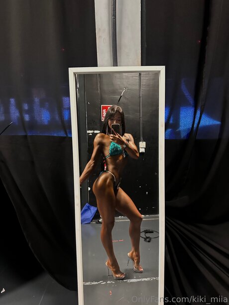 Kiki Miia estrella agradable galería