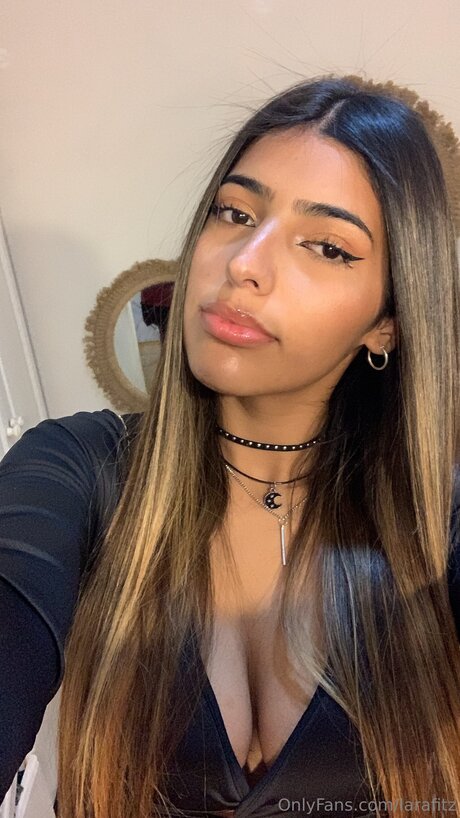 Larafitz estrella porno adulto foto