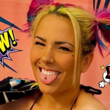 Zombiunicorn actriz de desnudos galería