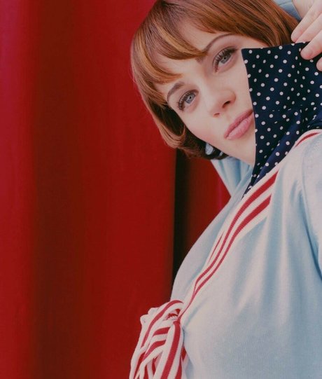 Zooey Deschanel estrella porno desnuda galería