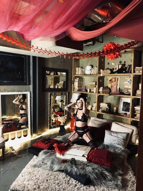 Diary For Lovers actriz porno imágenes