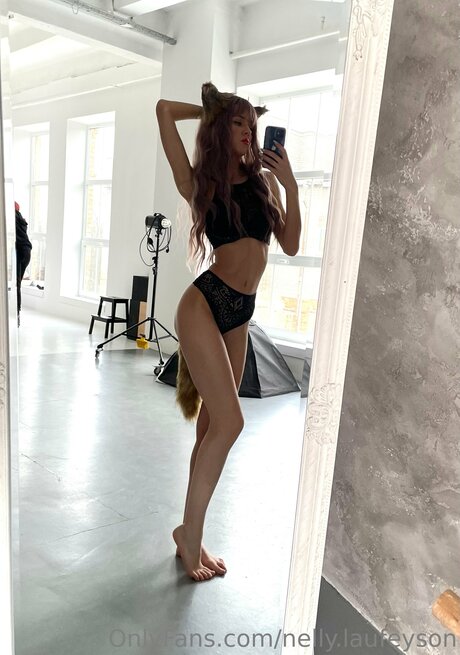 Nelly Laufeyson estrella porno de alta calidad foto