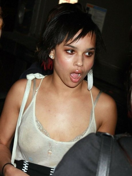 Zoe Kravitz linda estrella galerías