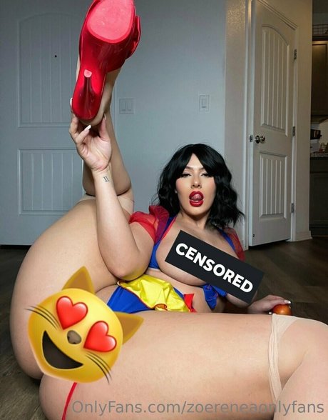 zoereneaonlyfans modelo bonita galerías