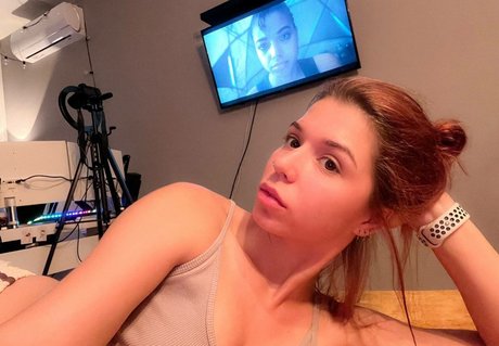 shulyyyyyy estrella porno desnuda galería