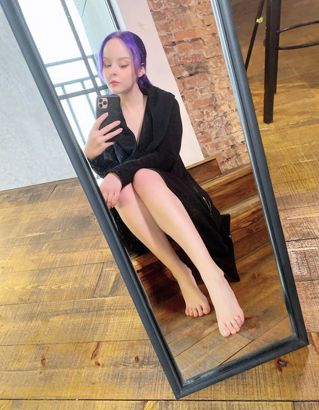 tetas puntiagudas onlyfans erótico archivo