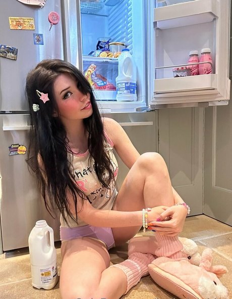 Belle Delphine actriz de alta definición galerías