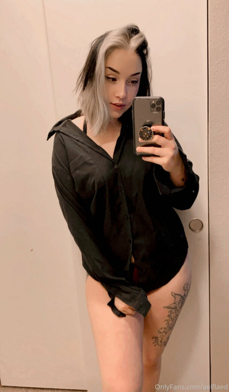 ébano asiático onlyfans arriba imágenes