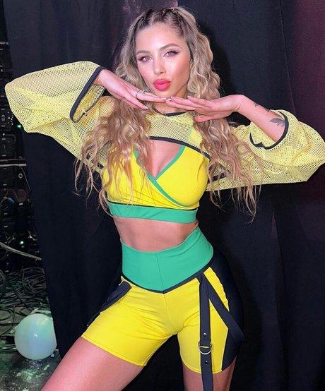 Romina Malaspina hermosa estrella imágenes