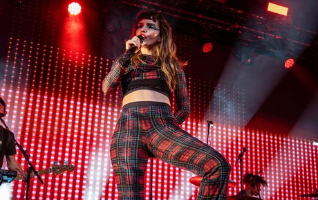 Lauren Mayberry modelo pornografico archivo