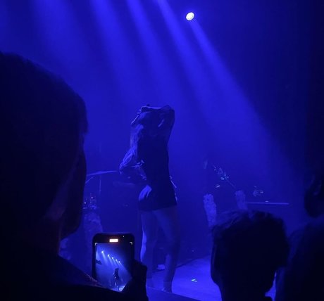 Lauren Mayberry modelo de arte imágenes