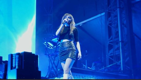 Lauren Mayberry modelo mejor fotos