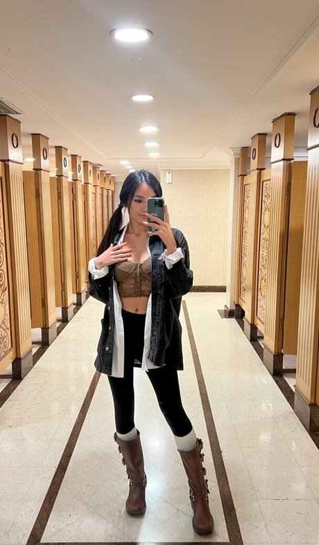 Waterlynn hermosa actriz foto