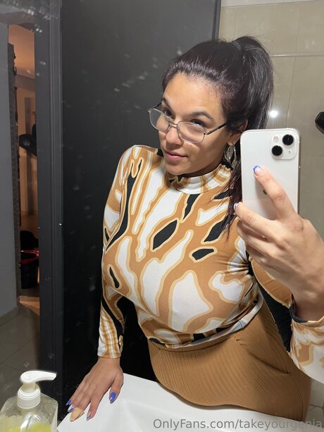 Takeyourgenia estrella porno hermosa foto