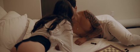 Laura Marano estrella porno hd imágenes