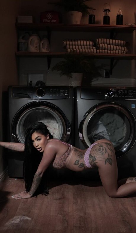 MC Mirella estrella porno imágenes