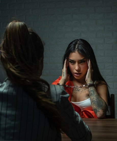 MC Mirella modelo sexy archivo