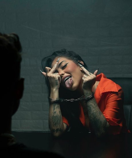 MC Mirella actriz de arte galerías