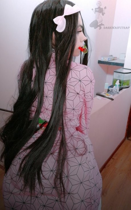 DarkWaifuTrap buen modelo galerías