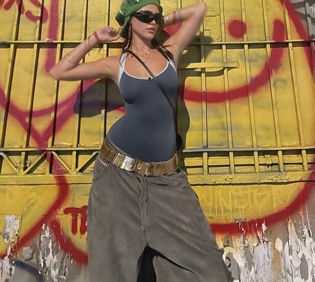 Luna Blaise bonita actriz galería