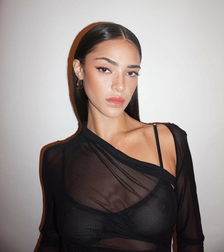 Luna Blaise sexo estrella galería