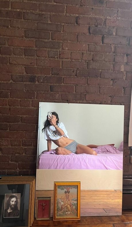 Luna Blaise modelo erótico foto