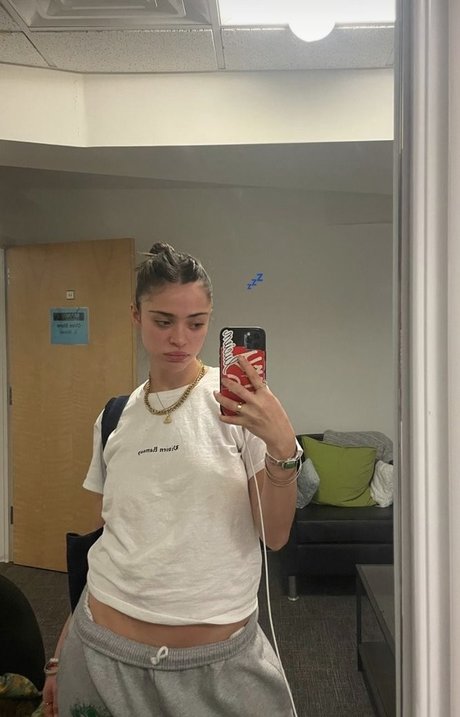 Luna Blaise linda estrella foto