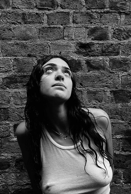 Luna Blaise bonita estrella porno foto