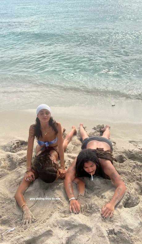 Luna Blaise modelo erótico archivo