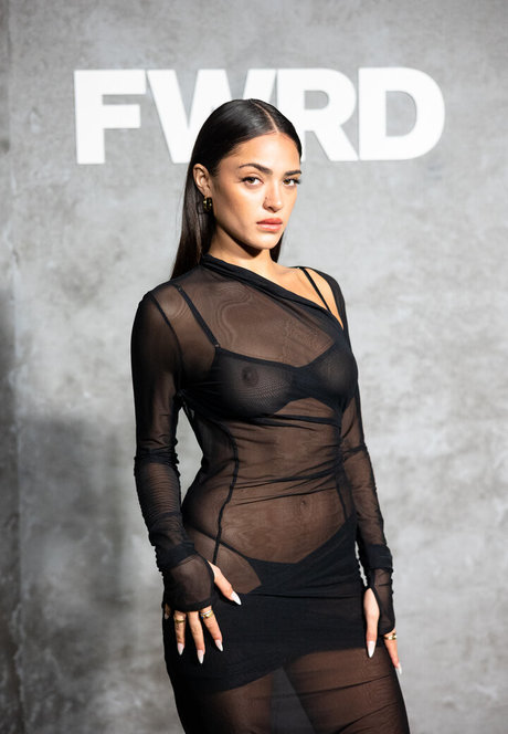 Luna Blaise bonita actriz galerías