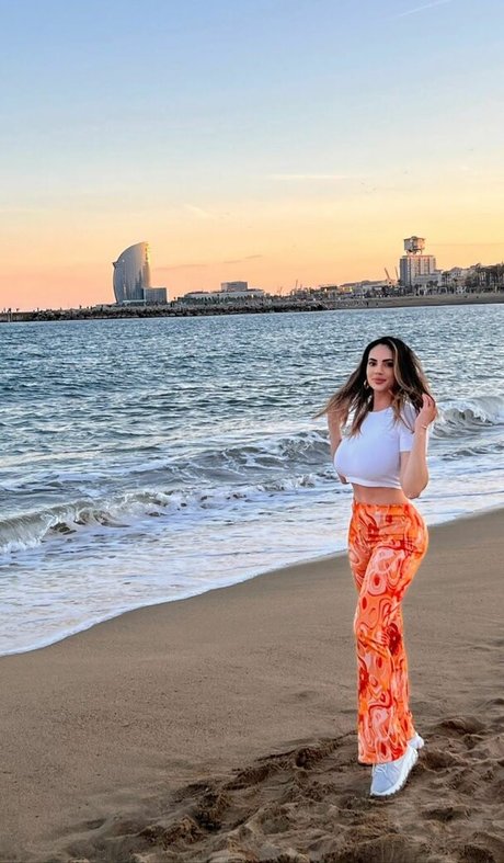 Sannatorr hermosa estrella porno galería