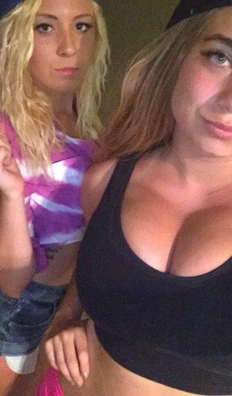 Schuyler Thornton estrella porno caliente archivo