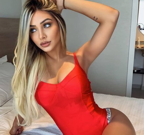 Sabrina Mingnini estrella perfecta galería