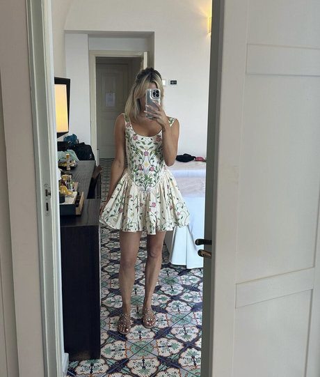 Ashley Roberts estrella de alta definición archivo