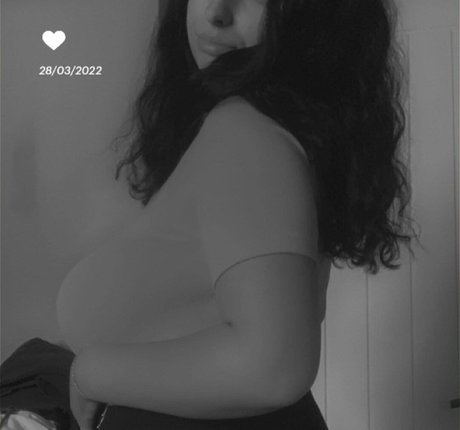 chicas con curvas onlyfans arte libre archivo