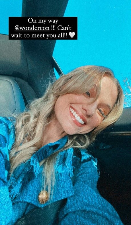 Madison Iseman modelo atractivo foto