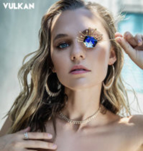 Madison Iseman modelo bonita imagen