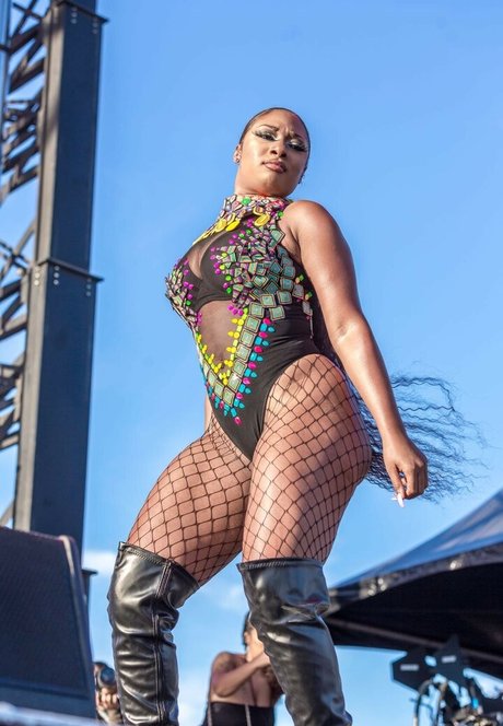 Megan Thee Stallion estrella porno hd galerías