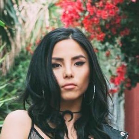 Anna Akana estrella porno desnuda galerías