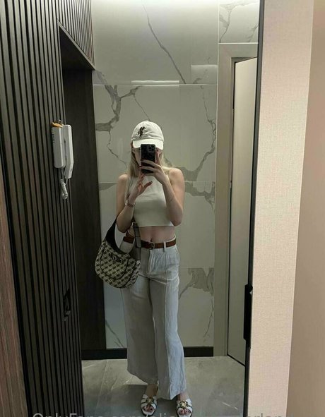 aliceinwonderland xo estrella porno de alta calidad imagen