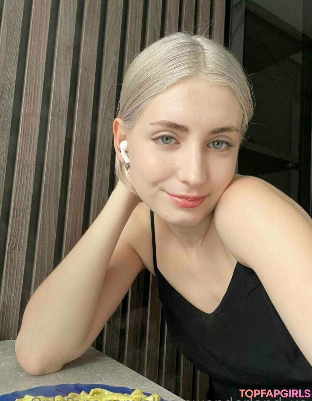 aliceinwonderland xo actriz caliente galería