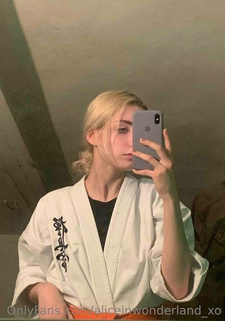 aliceinwonderland xo modelo desnudo recopilación