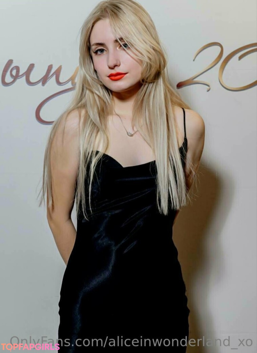 aliceinwonderland xo estrella porno desnuda imagen