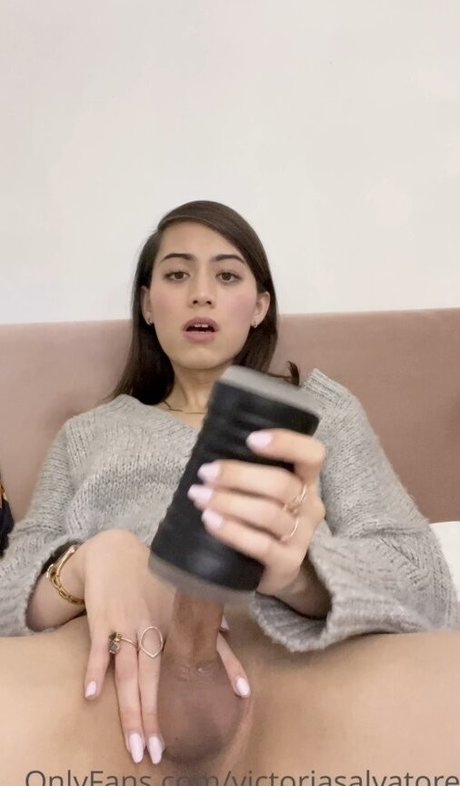Victoria Salvatore modelo sexy imagen