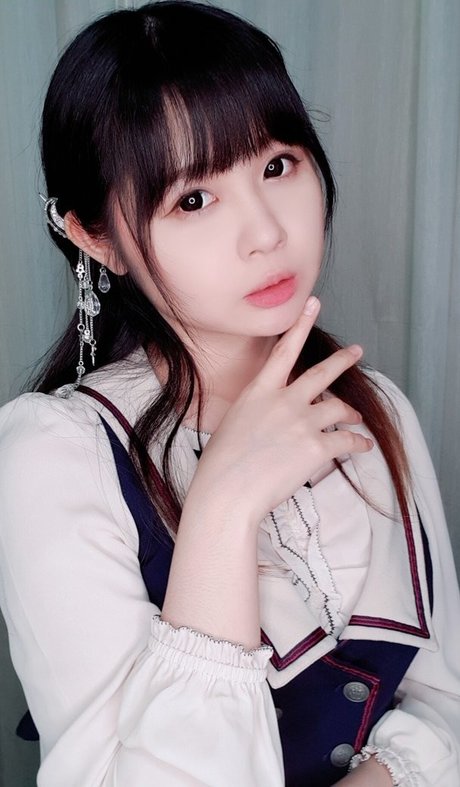 Clarissa Punipun estrella atractiva archivo